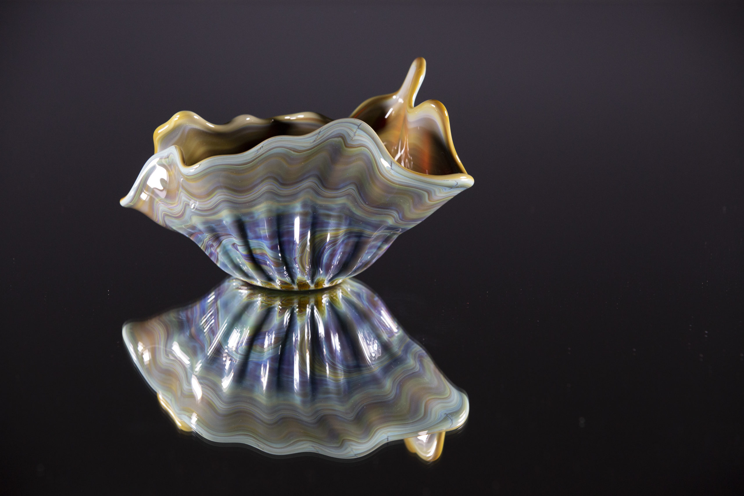 Clam shell dish – Ignite Glass Studios